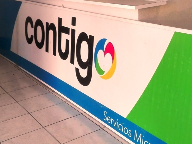 Señalética exterior en local comercial