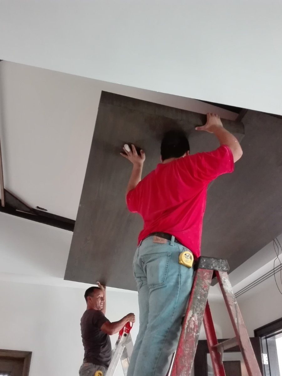 Instalación del plafón de madera